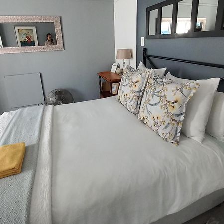 Peony Luxury Room With Wifi And Own Entrance Stellenbosch Buitenkant foto