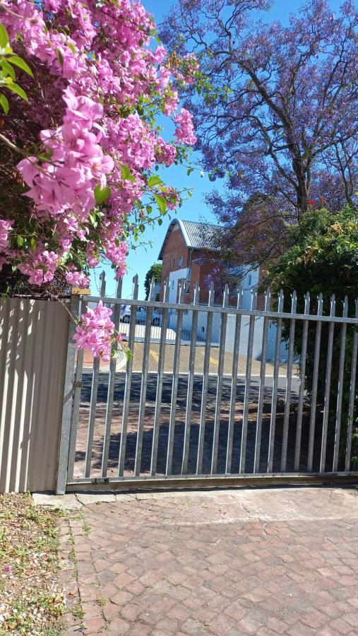 Peony Luxury Room With Wifi And Own Entrance Stellenbosch Buitenkant foto