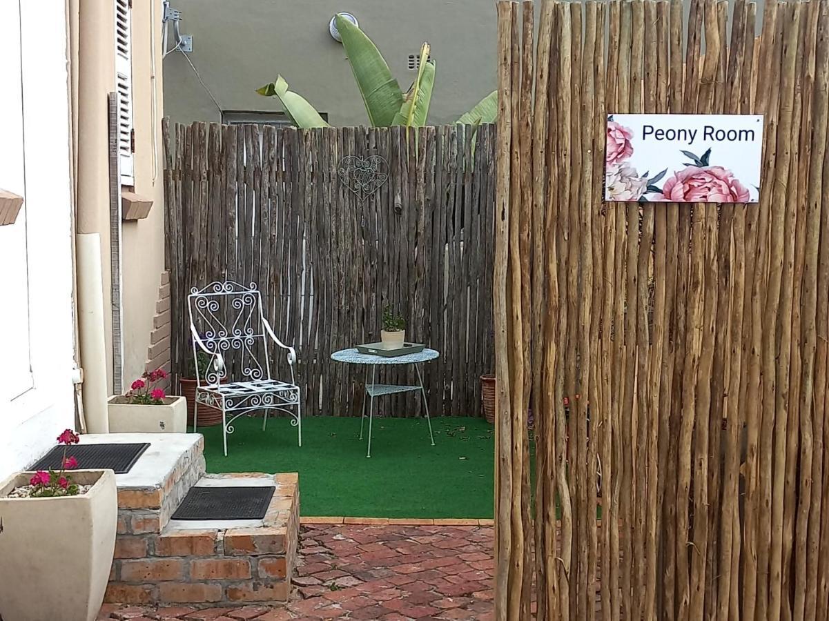 Peony Luxury Room With Wifi And Own Entrance Stellenbosch Buitenkant foto
