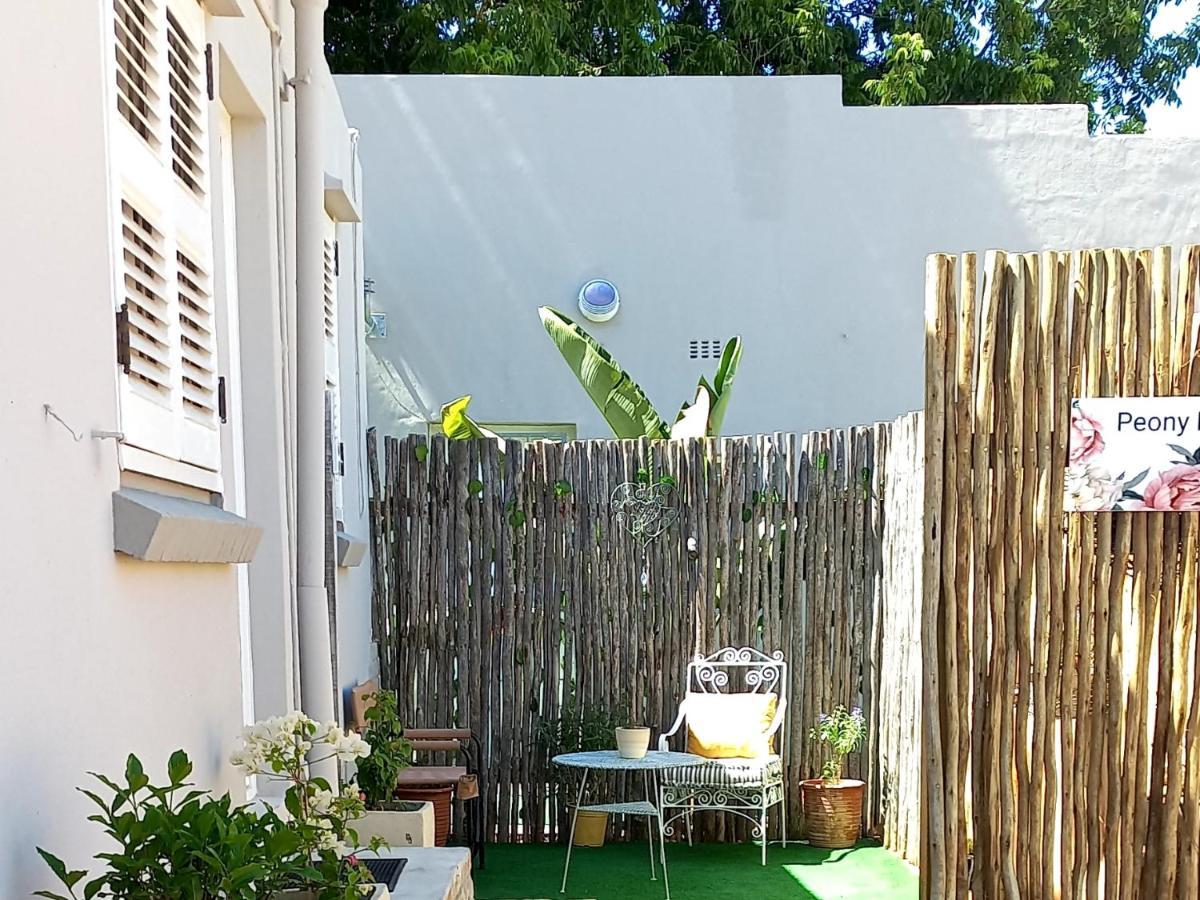 Peony Luxury Room With Wifi And Own Entrance Stellenbosch Buitenkant foto